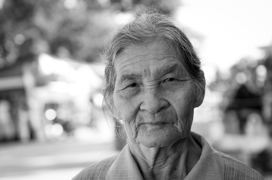 alt falten lächeln marktfrau sukhothai thailand